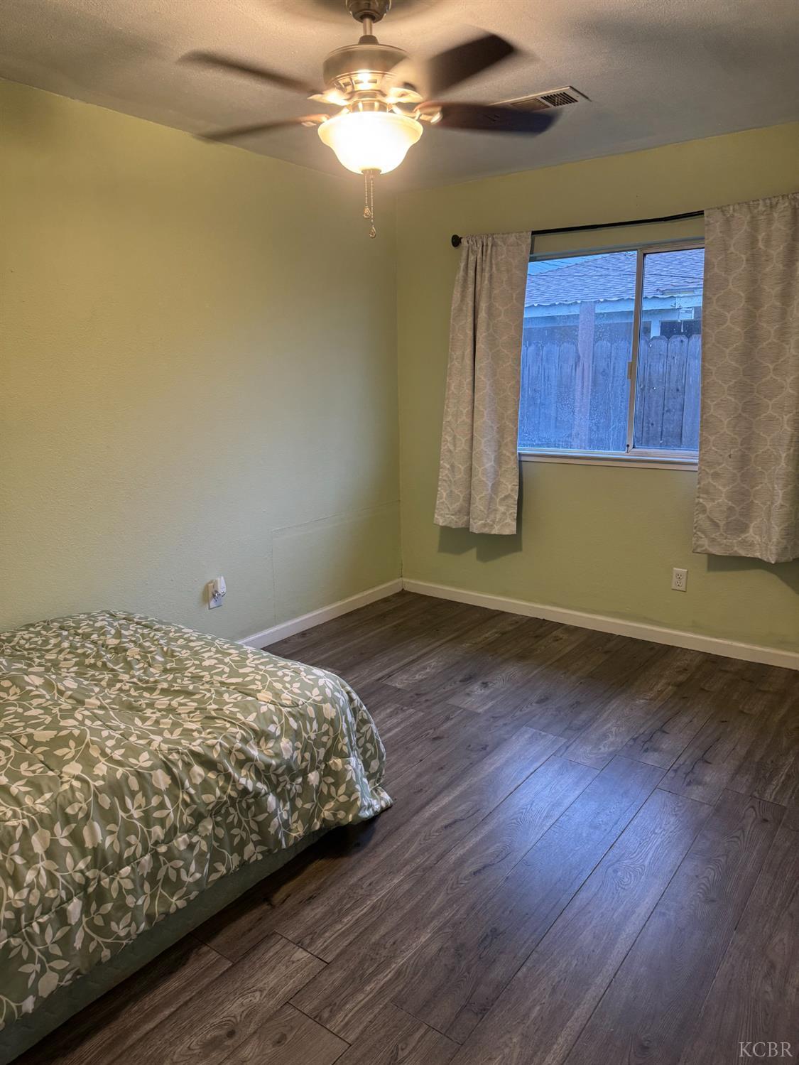 11861 Chris Ln, Hanford, CA 93230