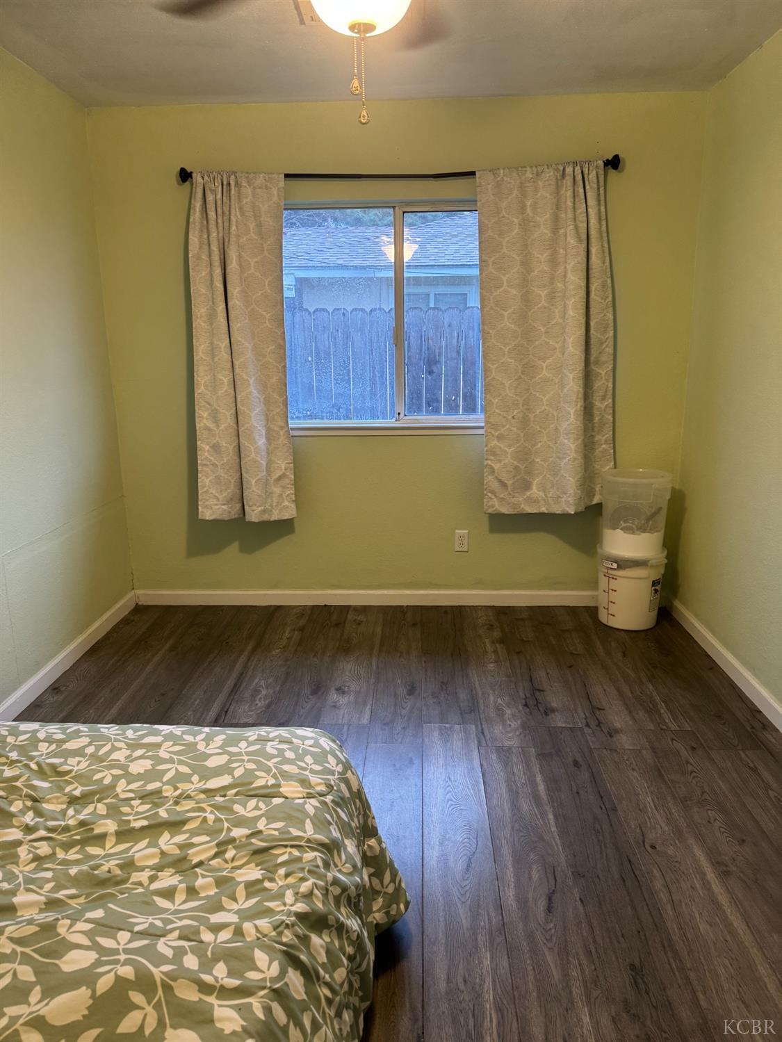 11861 Chris Ln, Hanford, CA 93230