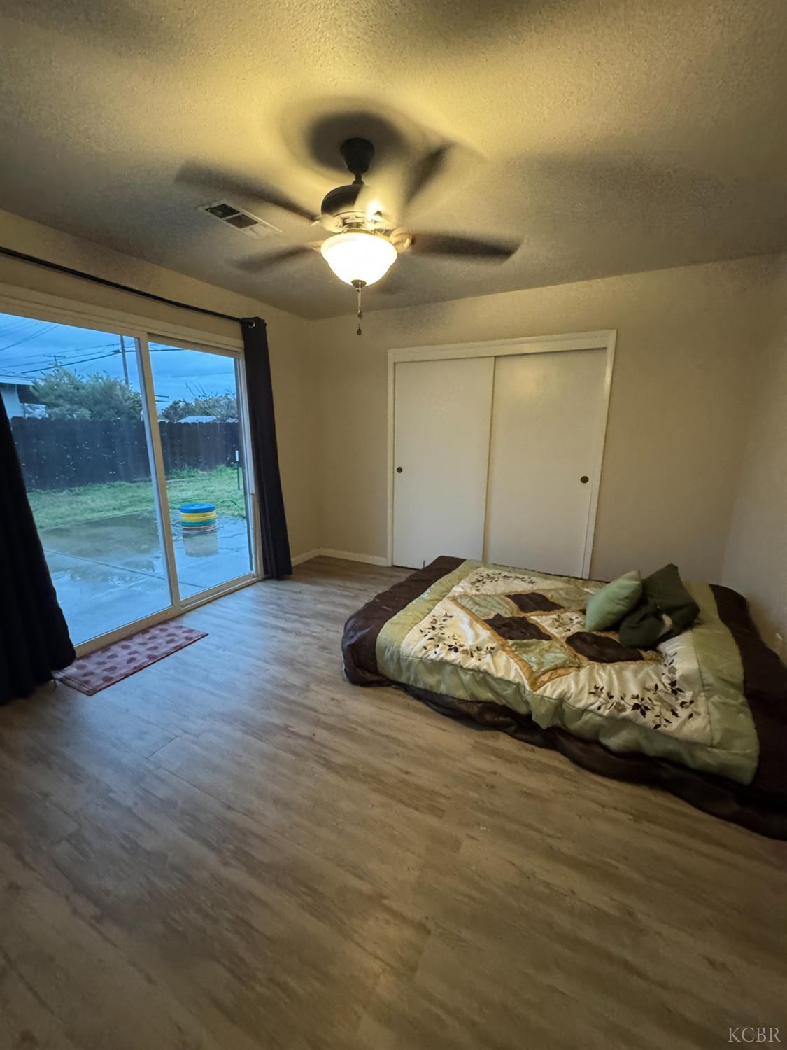 11861 Chris Ln, Hanford, CA 93230