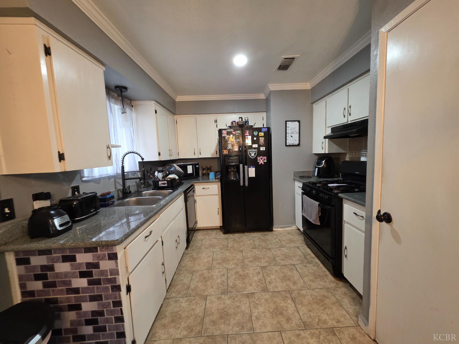 900 Keegan Ave, Corcoran, CA 93212