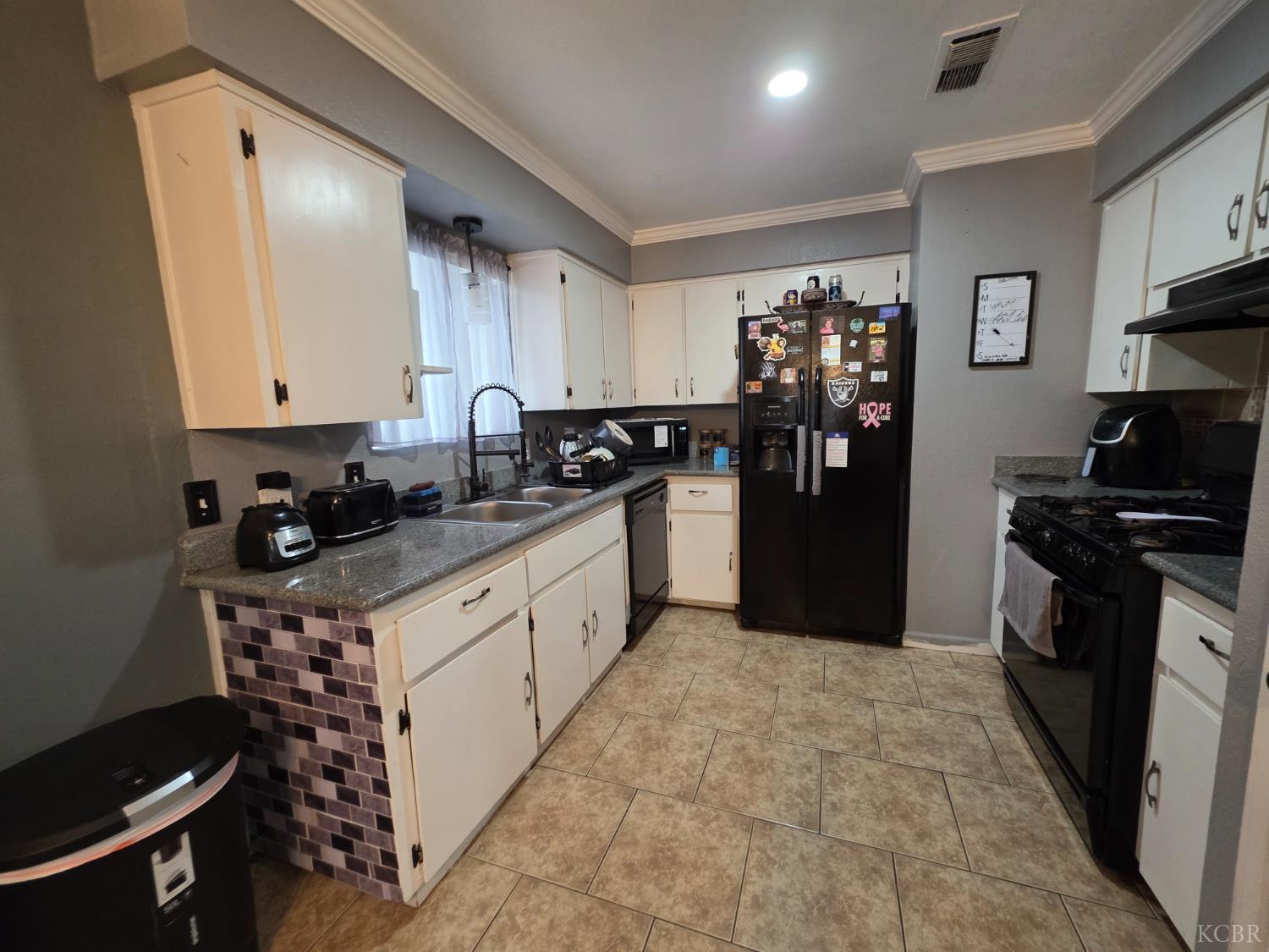 900 Keegan Ave, Corcoran, CA 93212