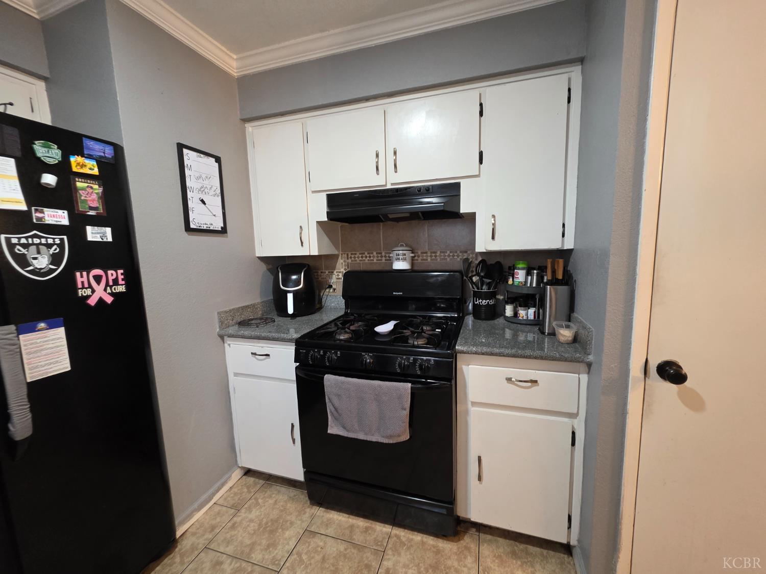 900 Keegan Ave, Corcoran, CA 93212