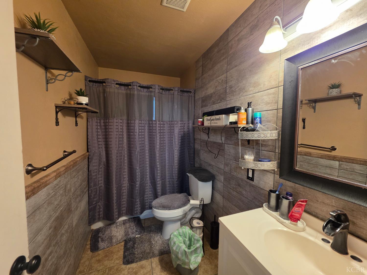 900 Keegan Ave, Corcoran, CA 93212