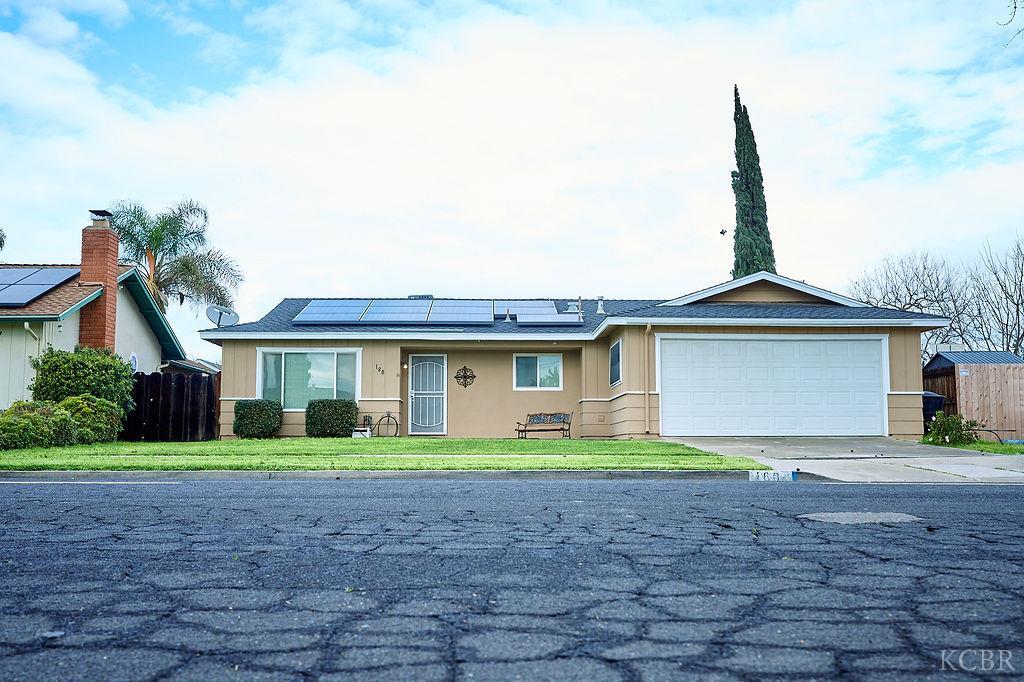 180 Magnolia Ave W, Hanford, CA 93230