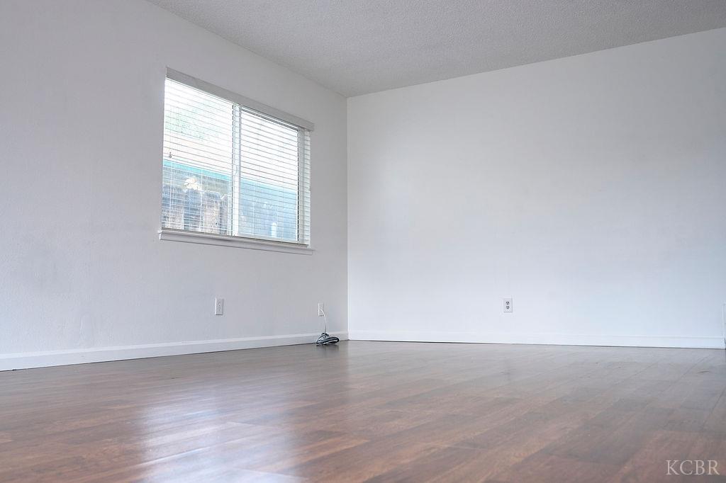 180 Magnolia Ave W, Hanford, CA 93230