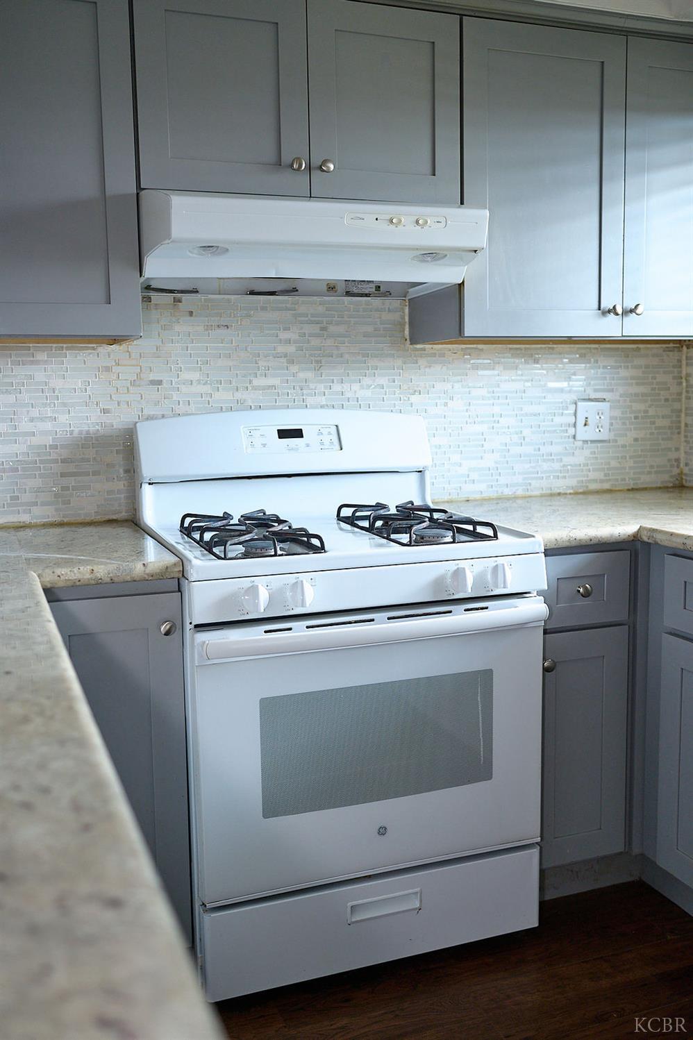 180 Magnolia Ave W, Hanford, CA 93230