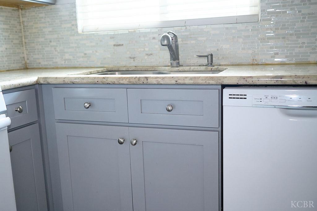 180 Magnolia Ave W, Hanford, CA 93230