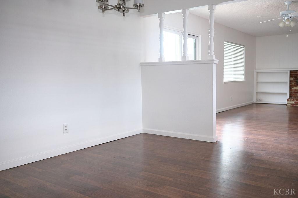 180 Magnolia Ave W, Hanford, CA 93230