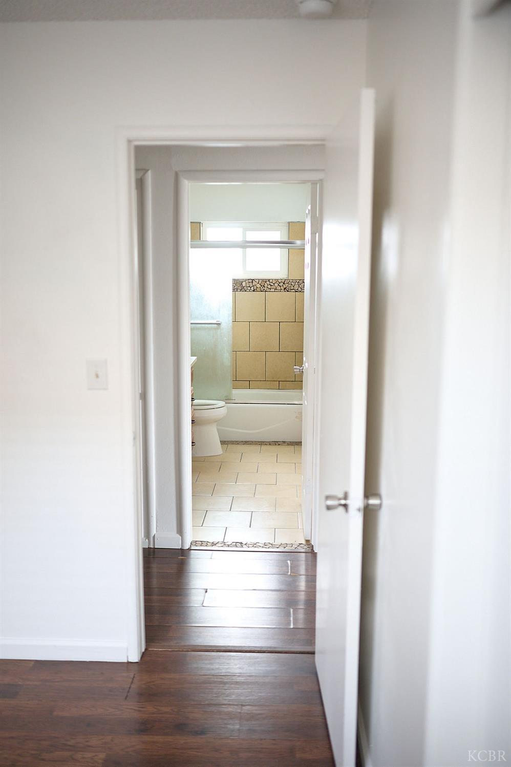 180 Magnolia Ave W, Hanford, CA 93230