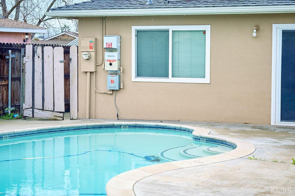 180 Magnolia Ave W, Hanford, CA 93230