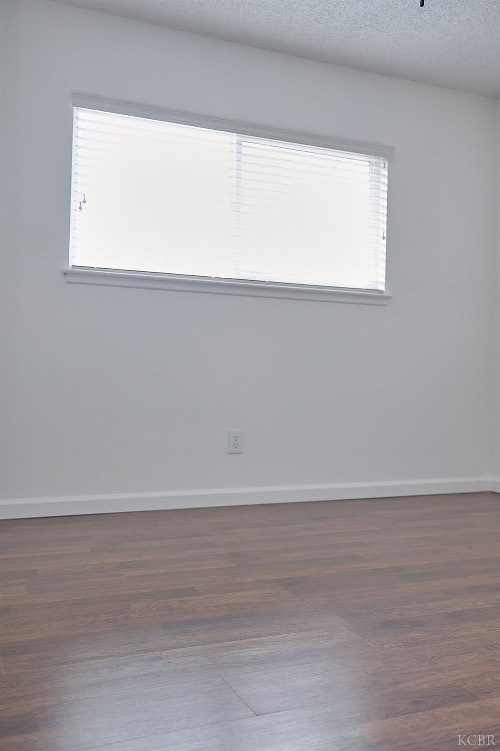 180 Magnolia Ave W, Hanford, CA 93230