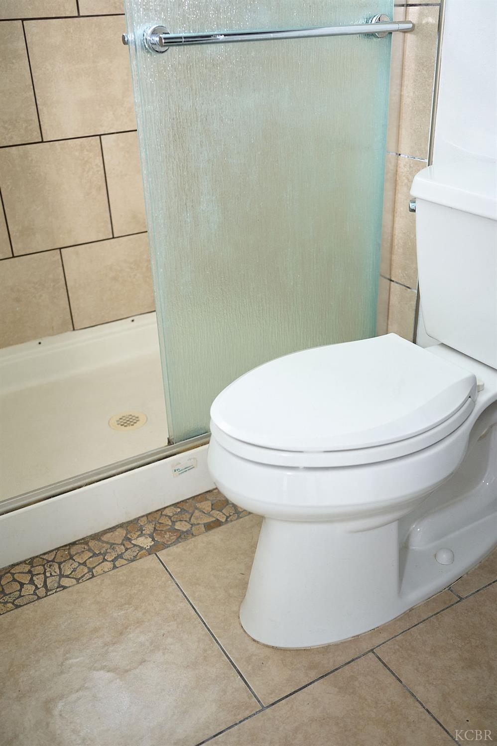 180 Magnolia Ave W, Hanford, CA 93230