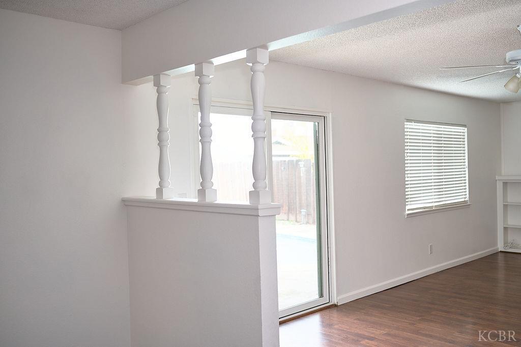 180 Magnolia Ave W, Hanford, CA 93230