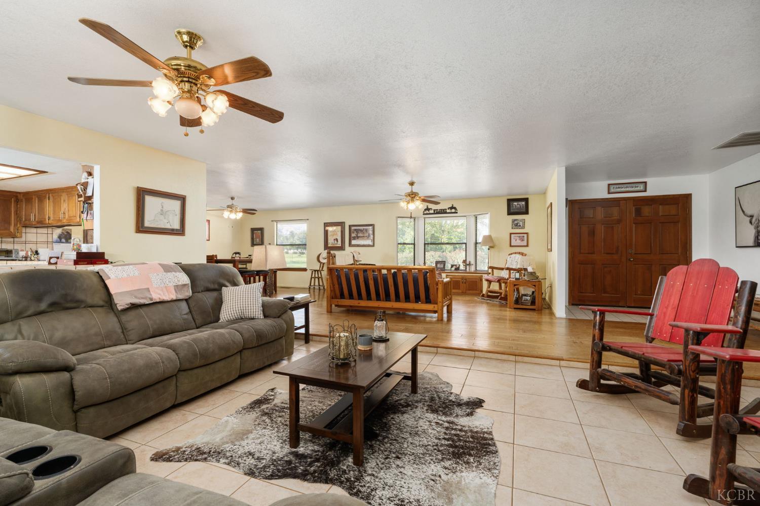 39500 Millwood Dr, Woodlake, CA 93286