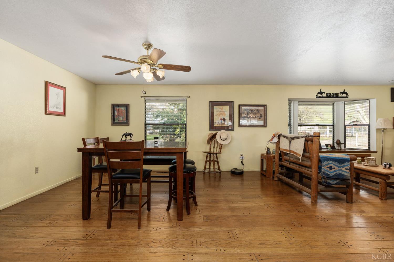 39500 Millwood Dr, Woodlake, CA 93286