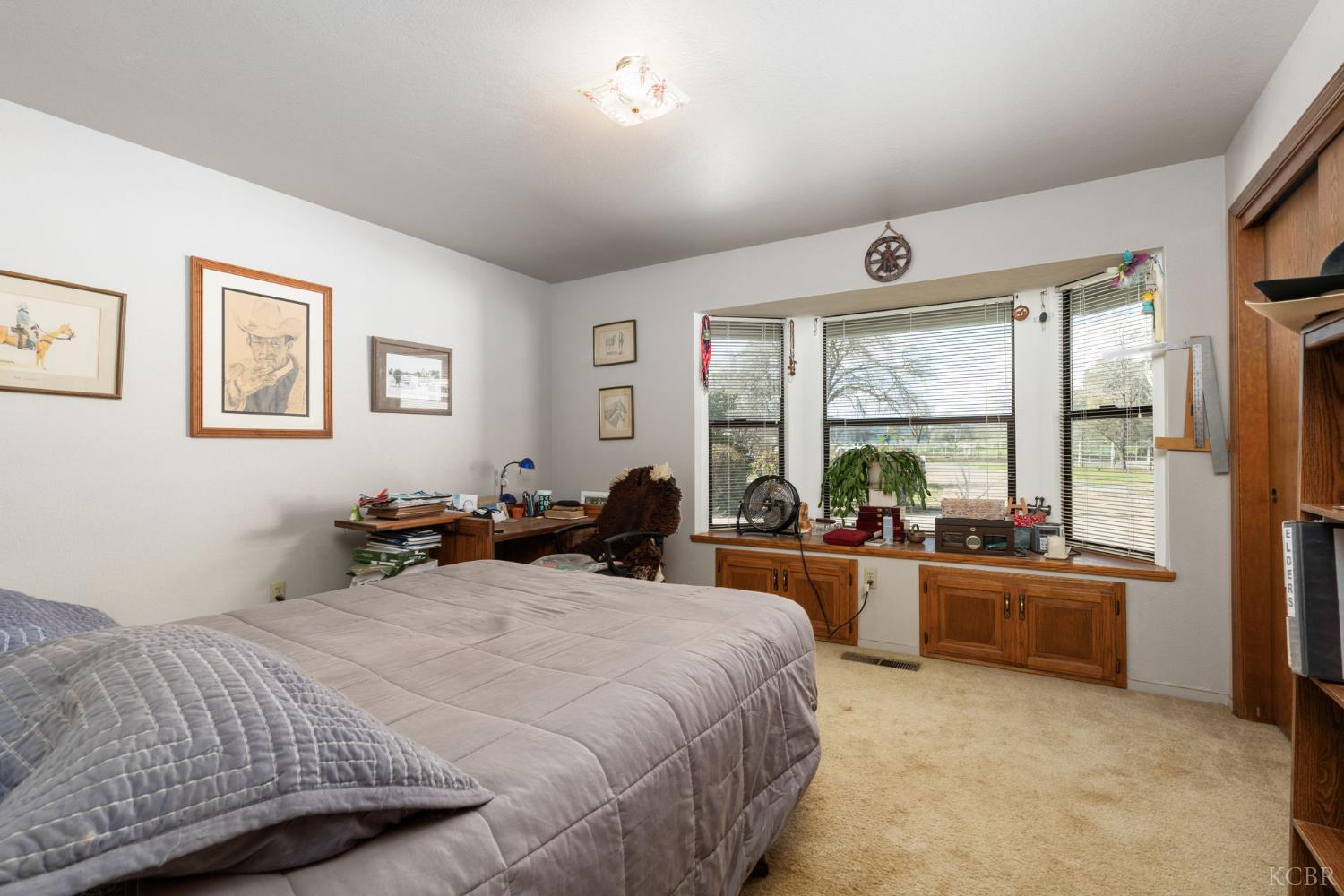 39500 Millwood Dr, Woodlake, CA 93286