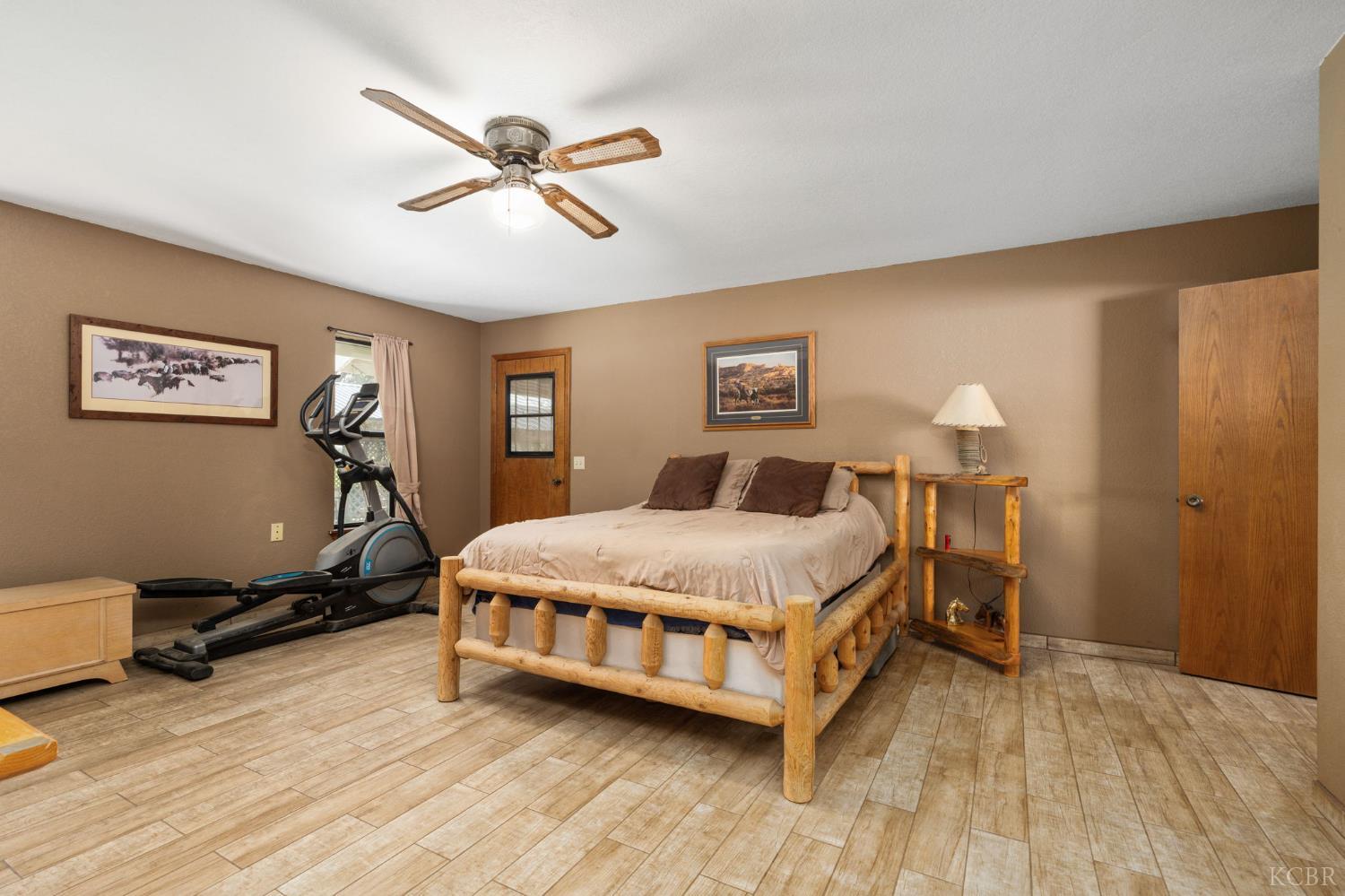 39500 Millwood Dr, Woodlake, CA 93286