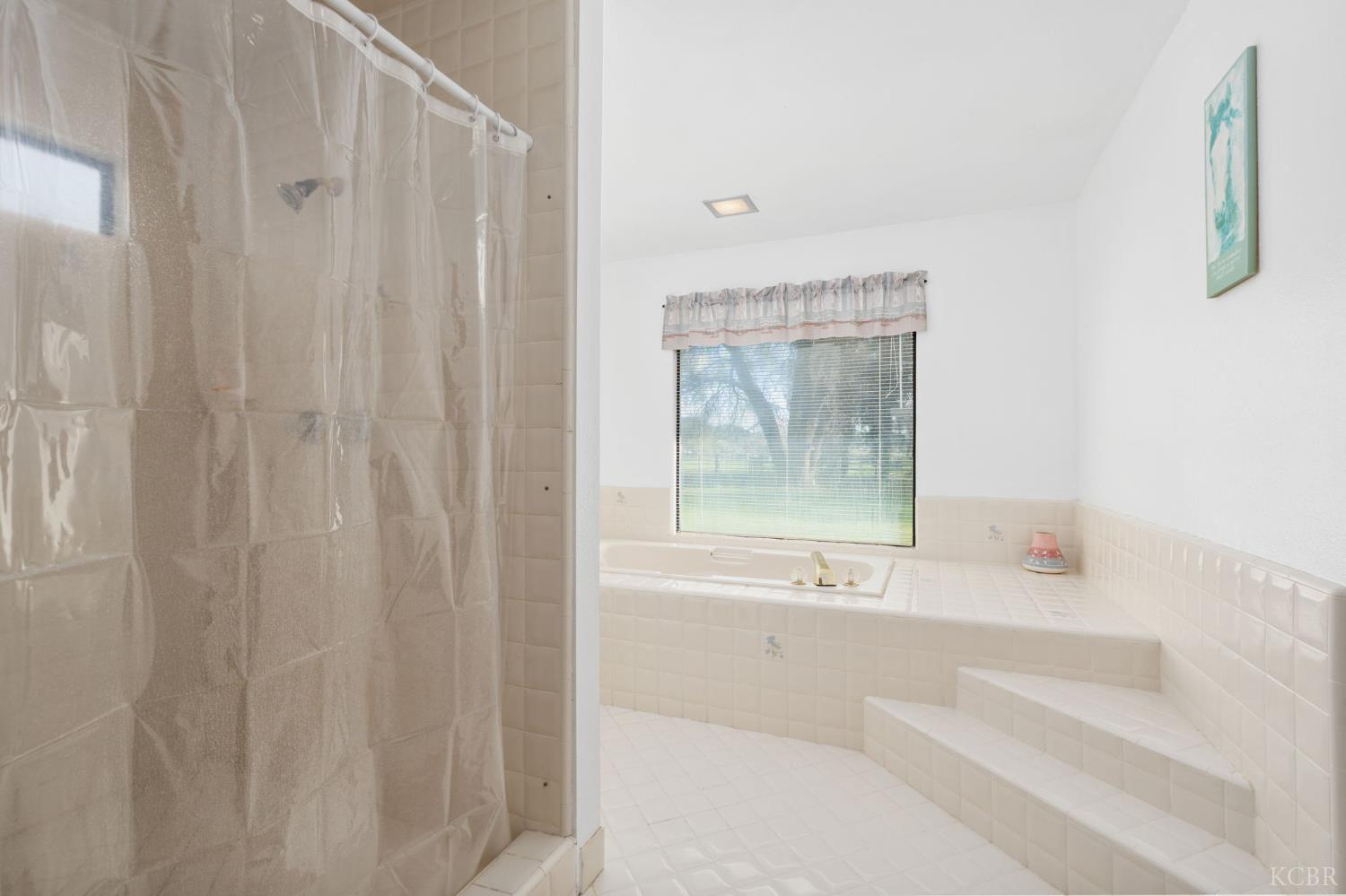 39500 Millwood Dr, Woodlake, CA 93286