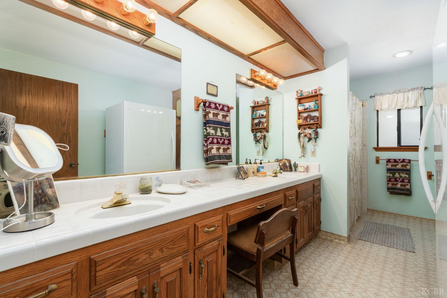 39500 Millwood Dr, Woodlake, CA 93286