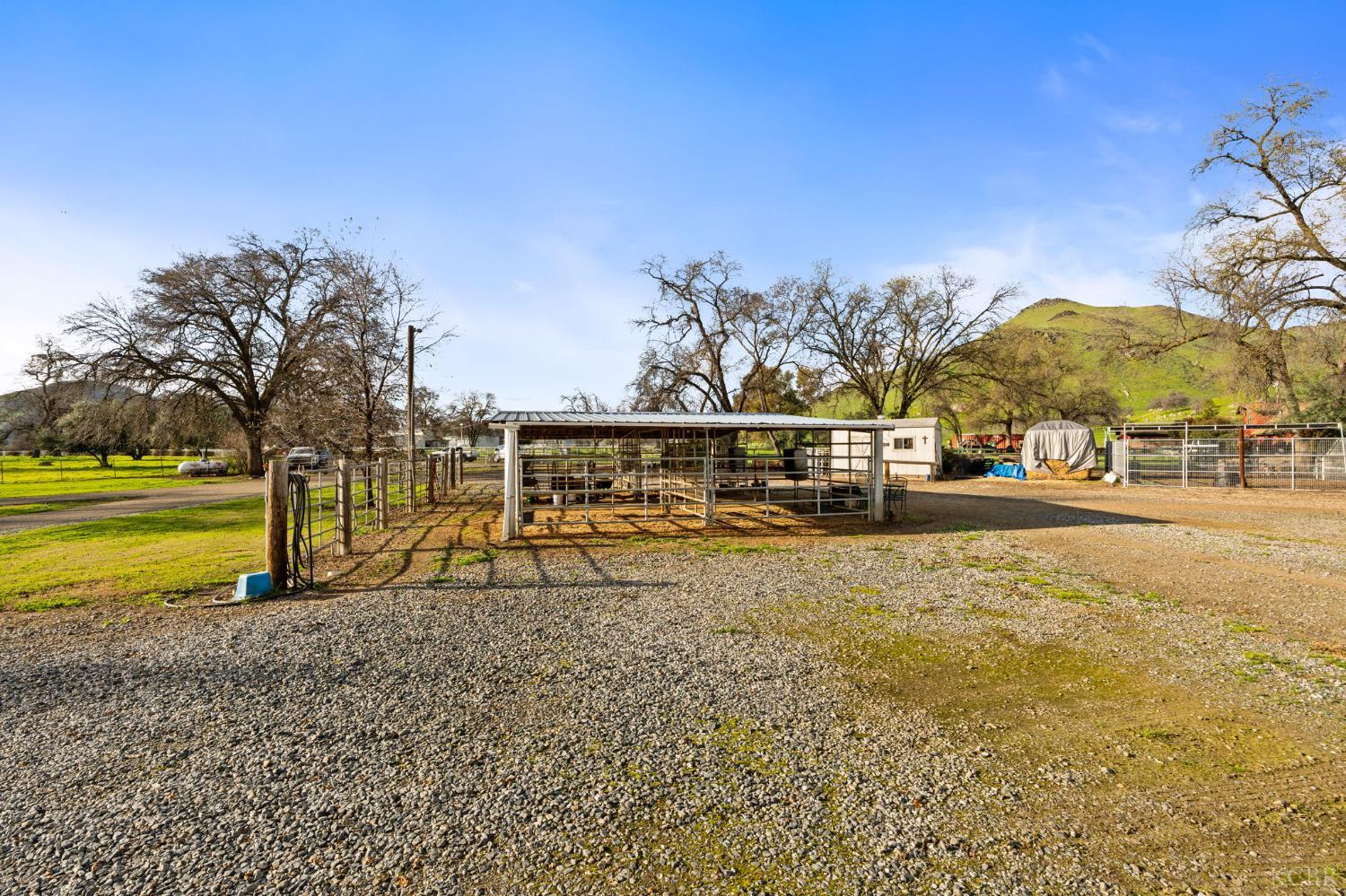 39500 Millwood Dr, Woodlake, CA 93286