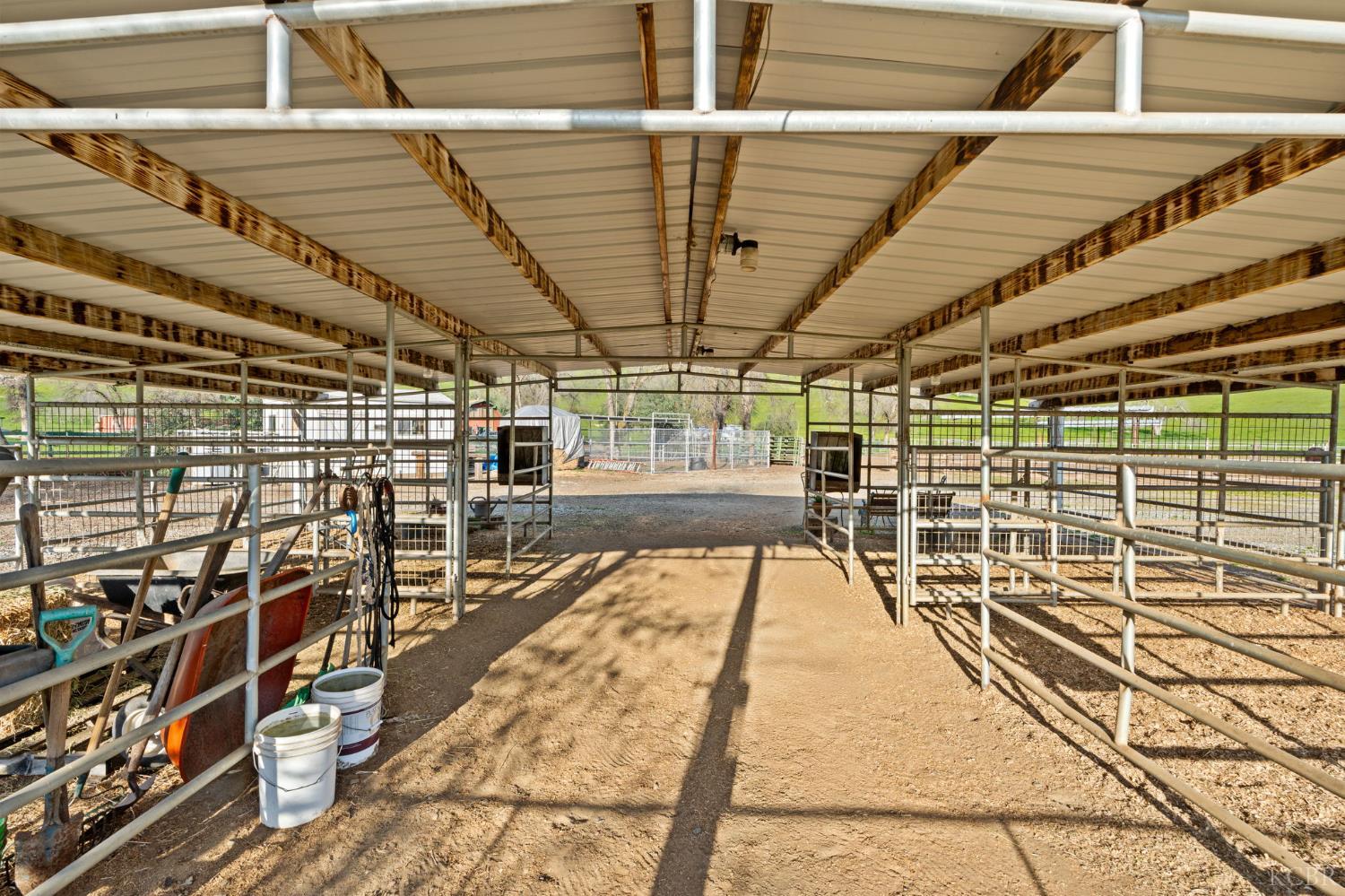 39500 Millwood Dr, Woodlake, CA 93286