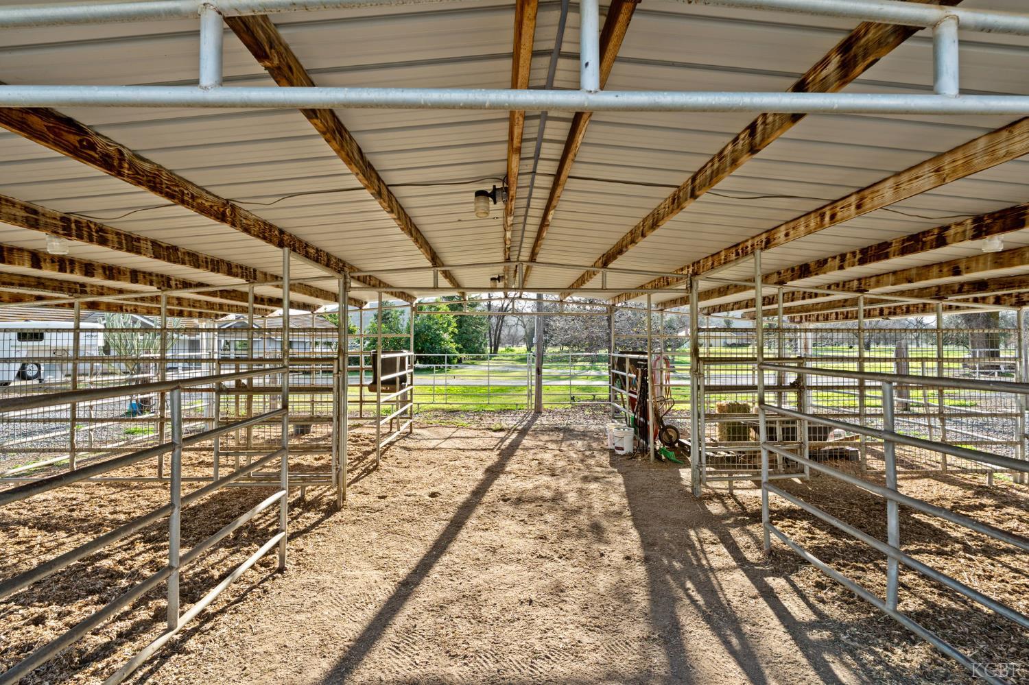 39500 Millwood Dr, Woodlake, CA 93286