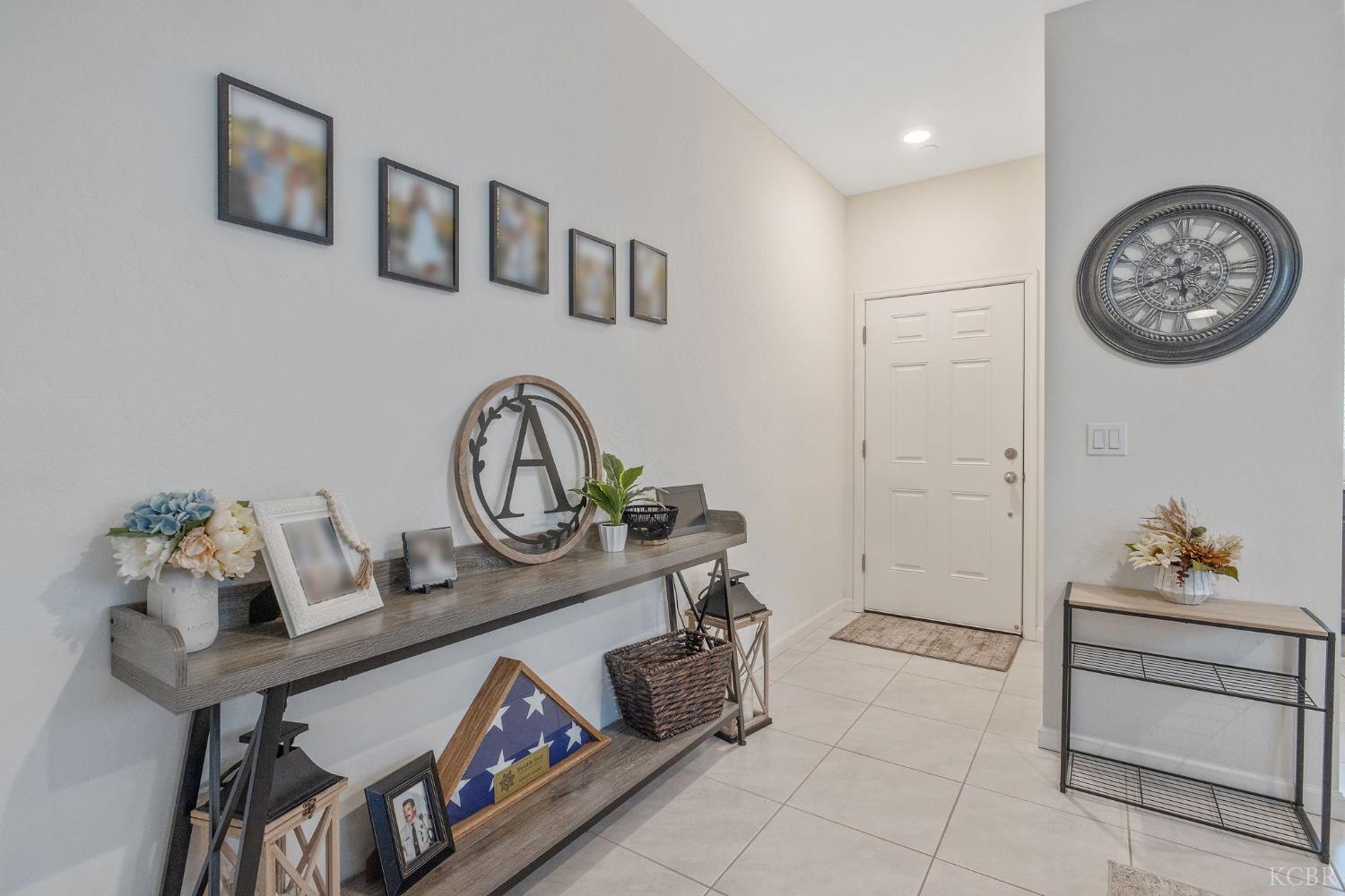 535 Sandtrap Ln, Lemoore, CA 93245