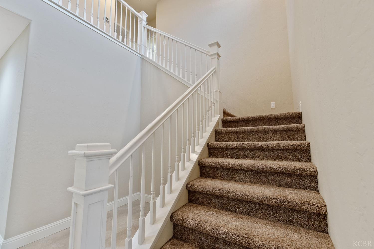 1923 W Humboldt Dr, Hanford, CA 93230