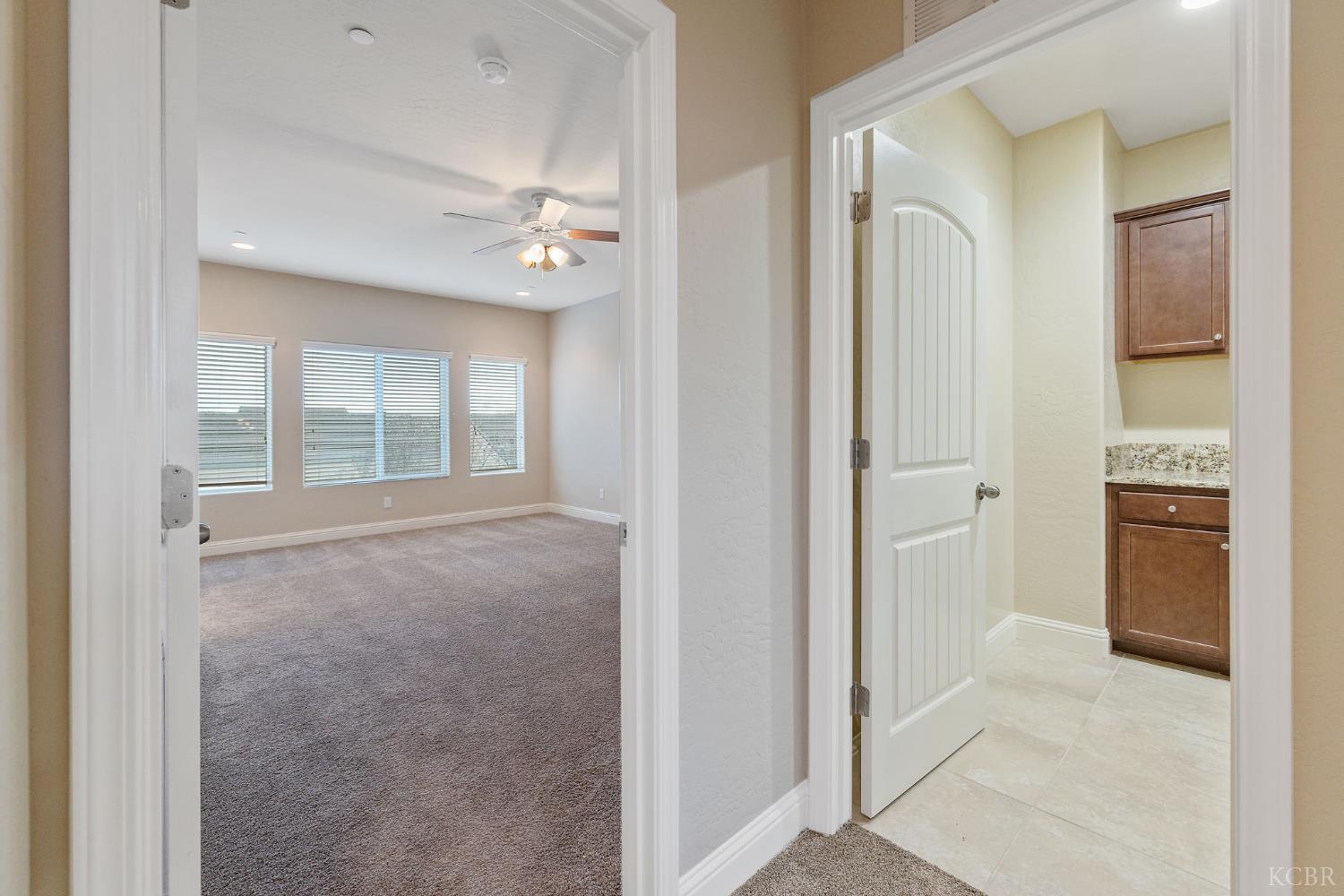 1923 W Humboldt Dr, Hanford, CA 93230