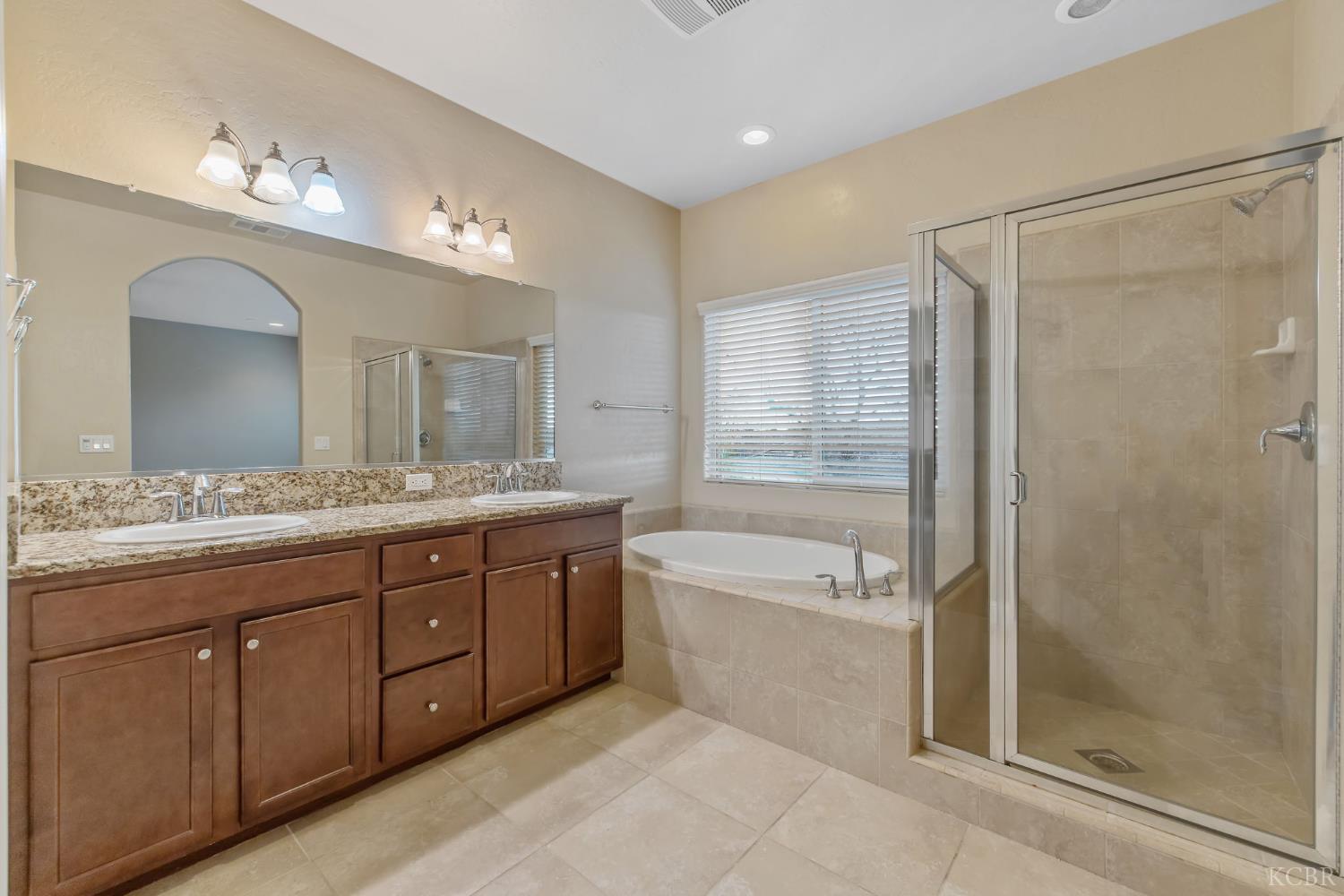 1923 W Humboldt Dr, Hanford, CA 93230