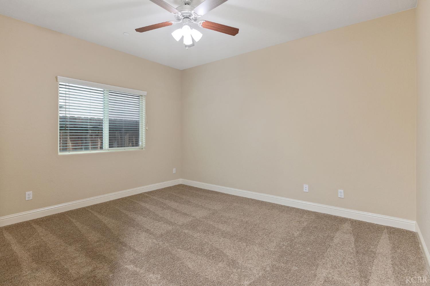 1923 W Humboldt Dr, Hanford, CA 93230