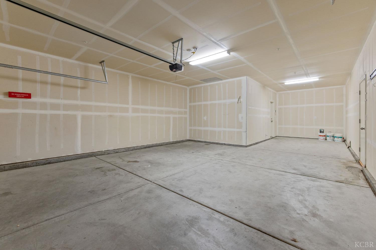 1923 W Humboldt Dr, Hanford, CA 93230