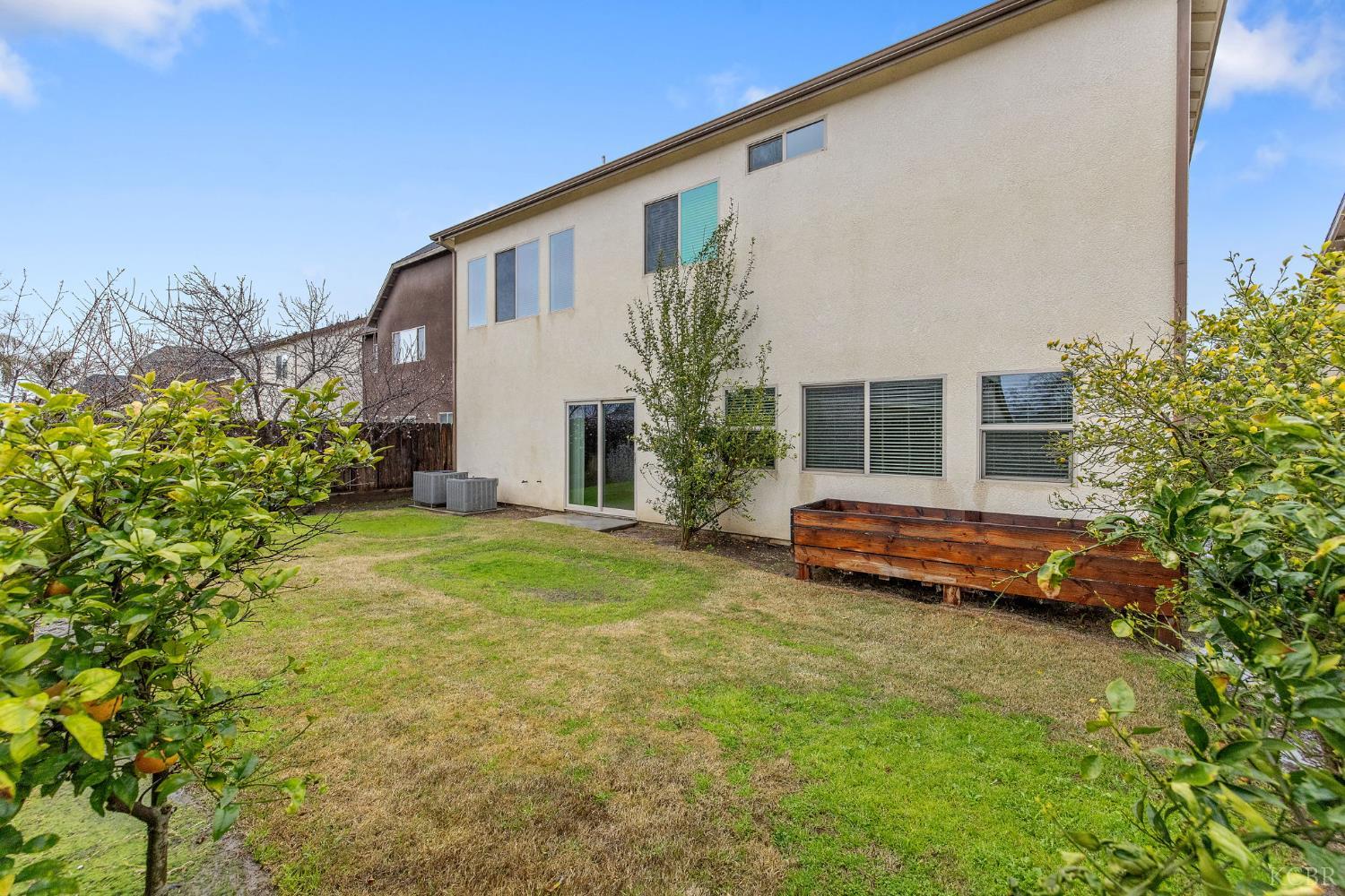 1923 W Humboldt Dr, Hanford, CA 93230