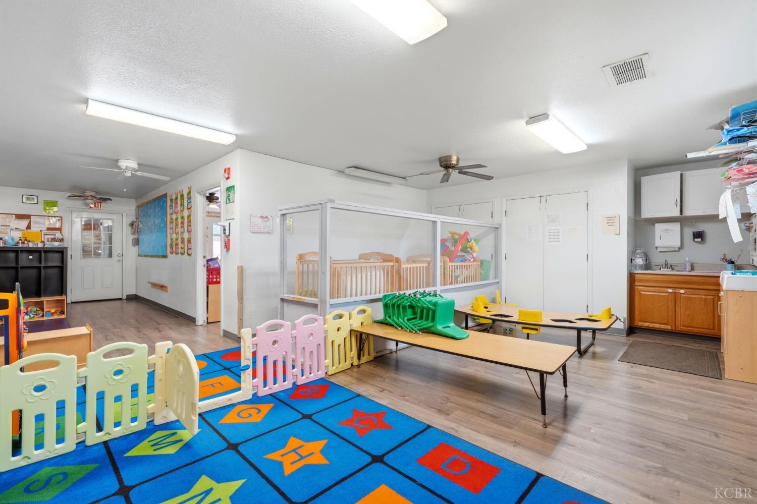 865 E Grangeville Blvd, Hanford, CA 93230