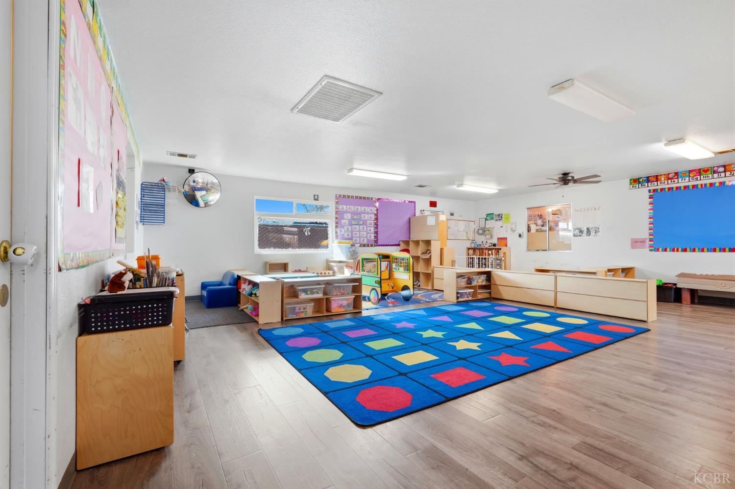 865 E Grangeville Blvd, Hanford, CA 93230