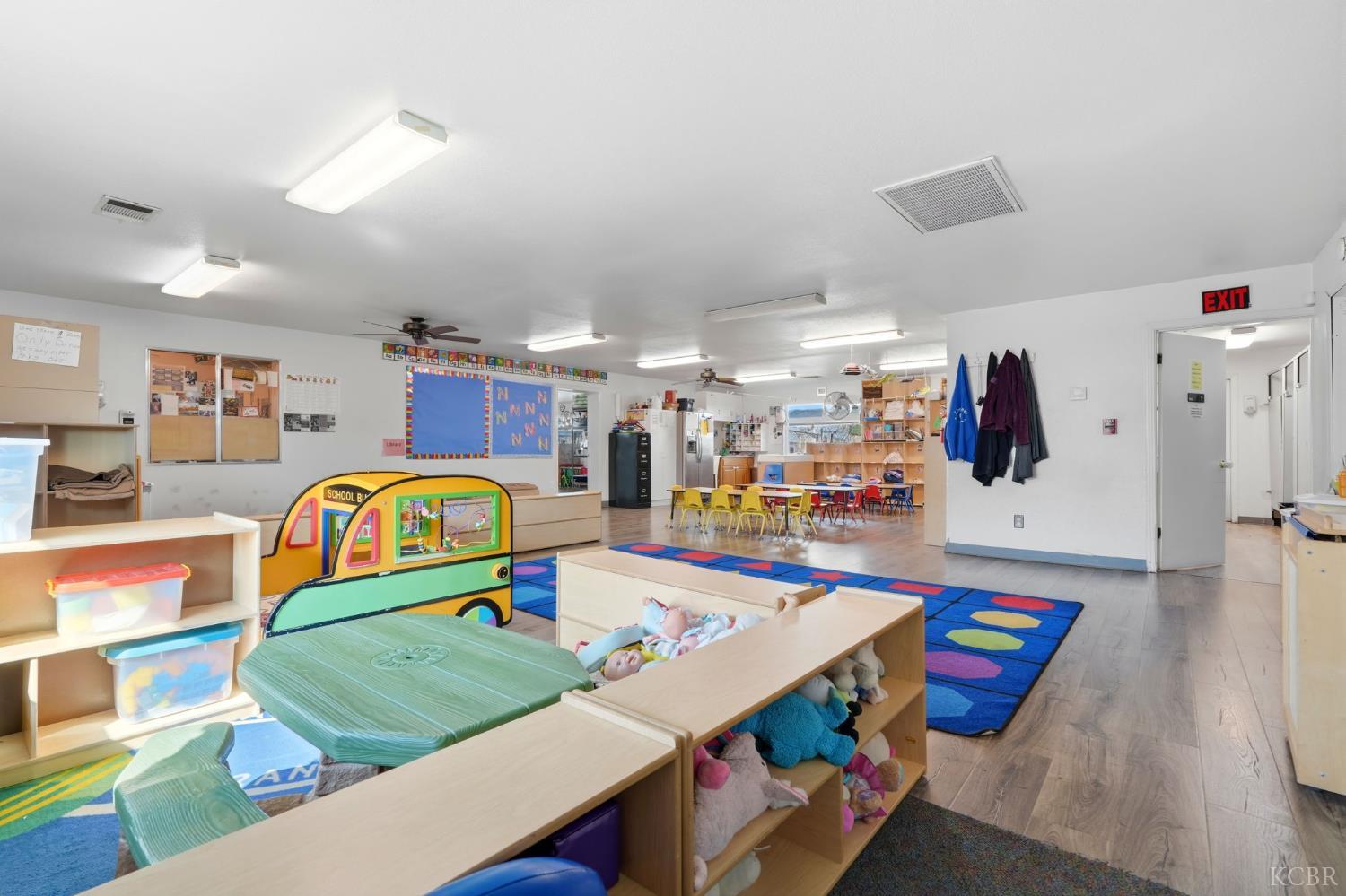 865 E Grangeville Blvd, Hanford, CA 93230