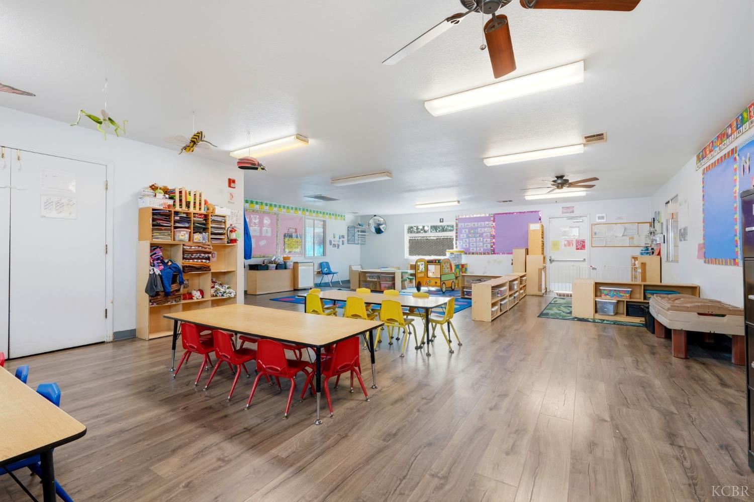 865 E Grangeville Blvd, Hanford, CA 93230