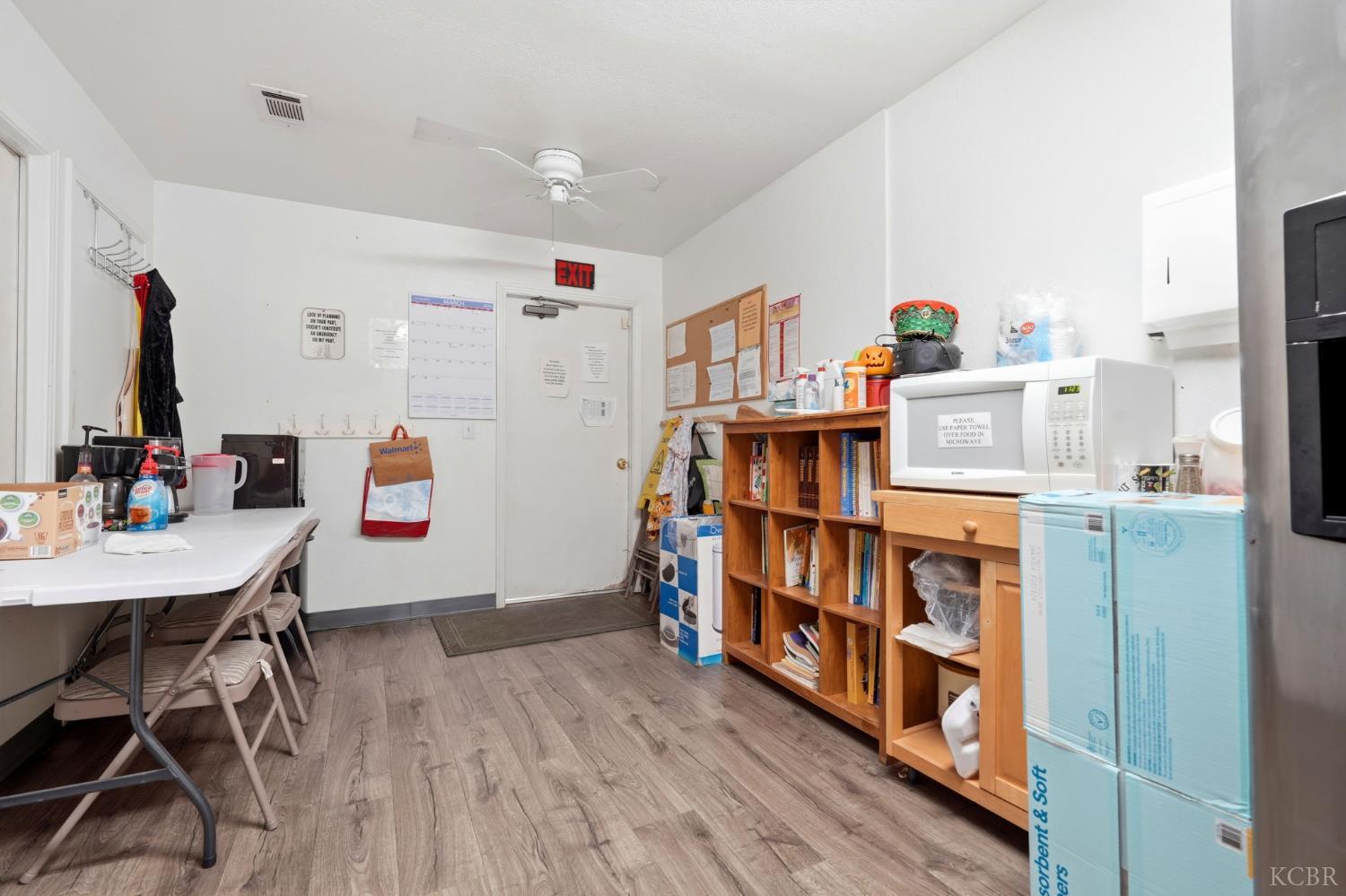 865 E Grangeville Blvd, Hanford, CA 93230