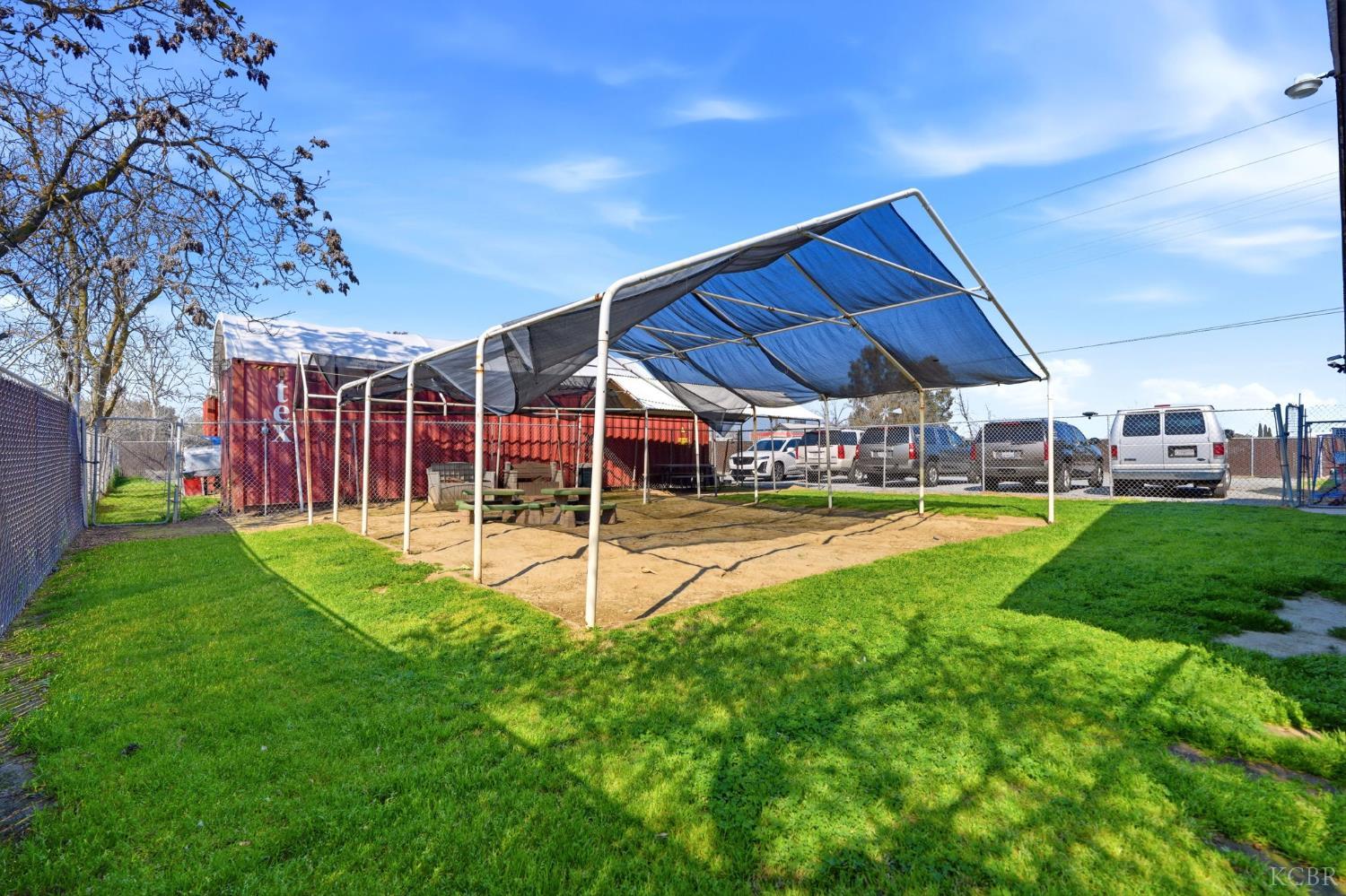 865 E Grangeville Blvd, Hanford, CA 93230