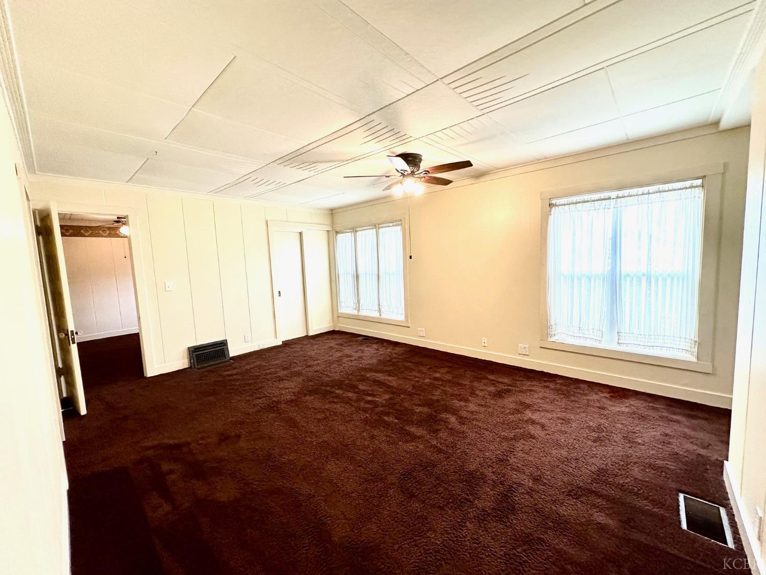 1301 N Douty St, Hanford, CA 93230