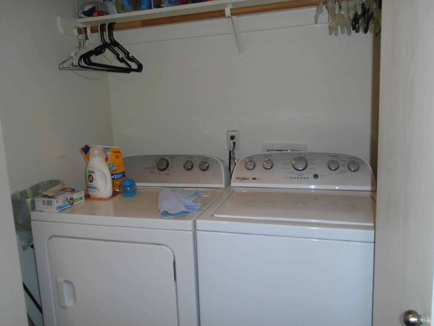 1383 Manor Ave, Hanford, CA 93230