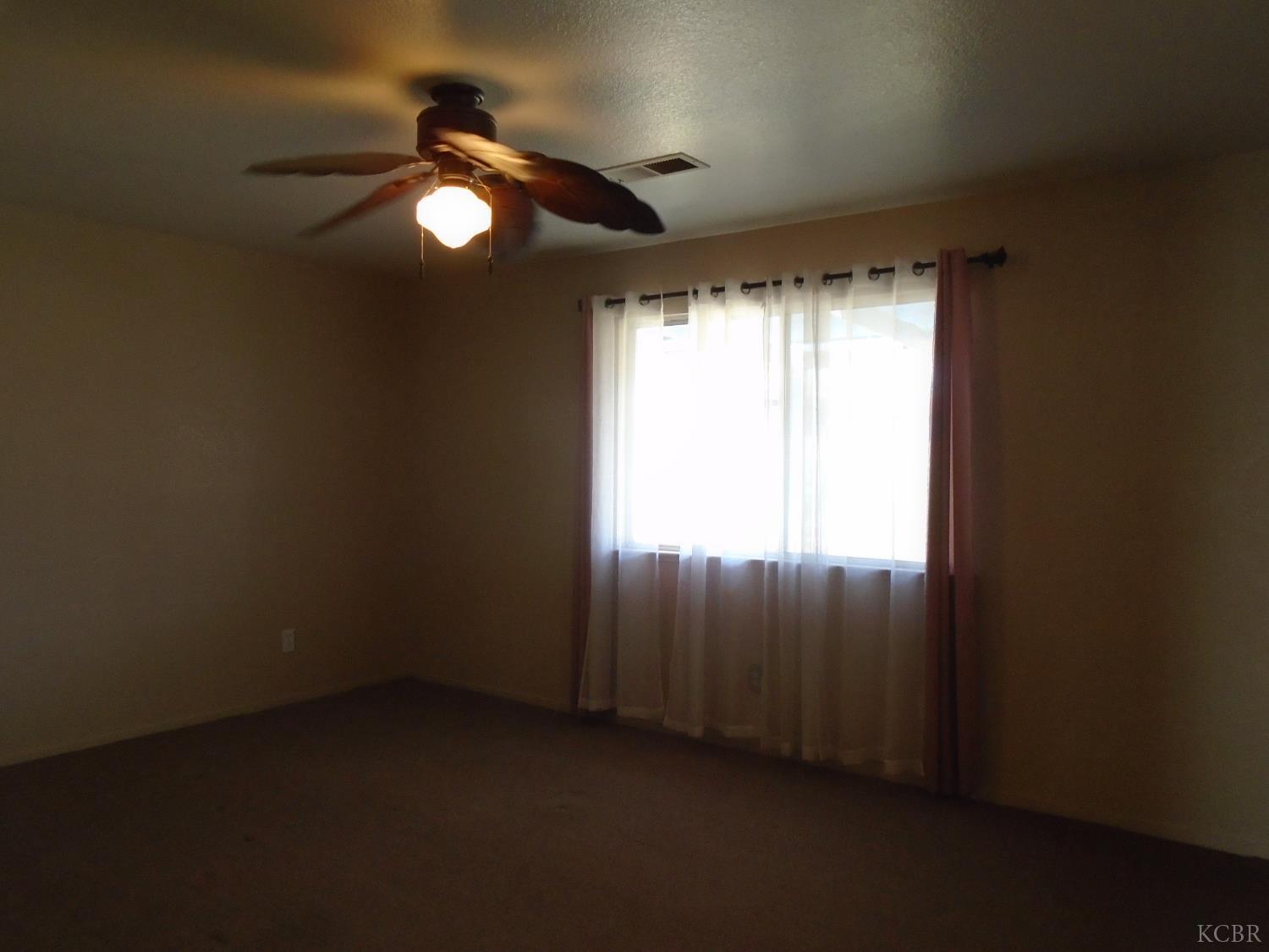 12066 Idaho Ave, Hanford, CA 93230