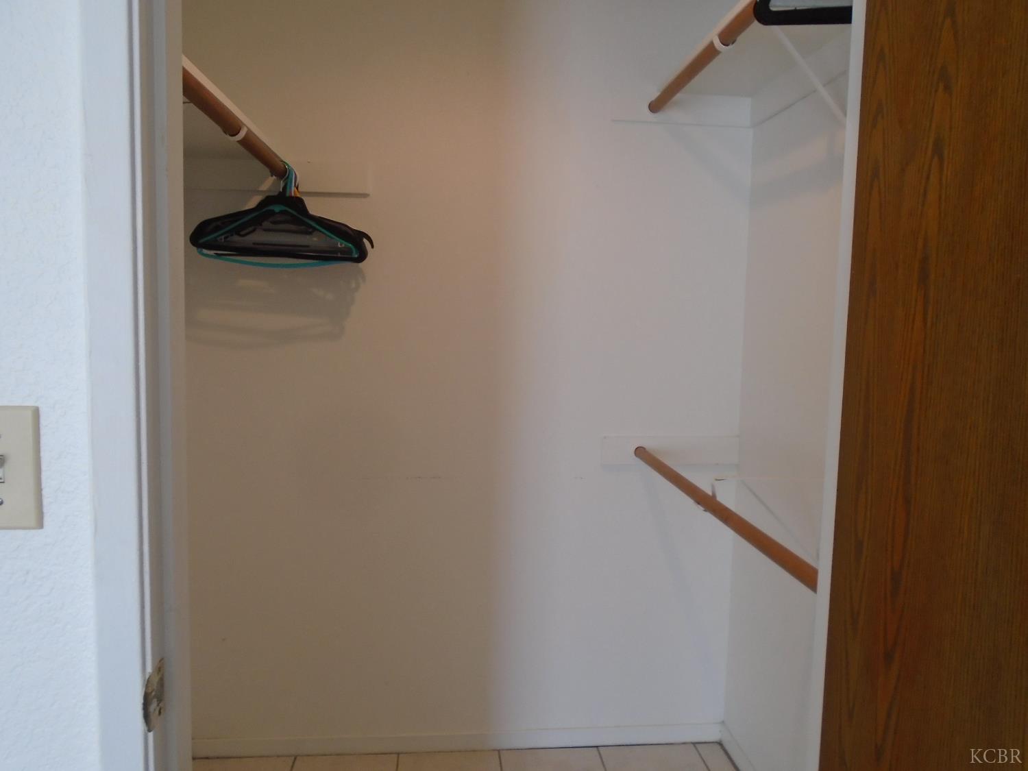 12066 Idaho Ave, Hanford, CA 93230