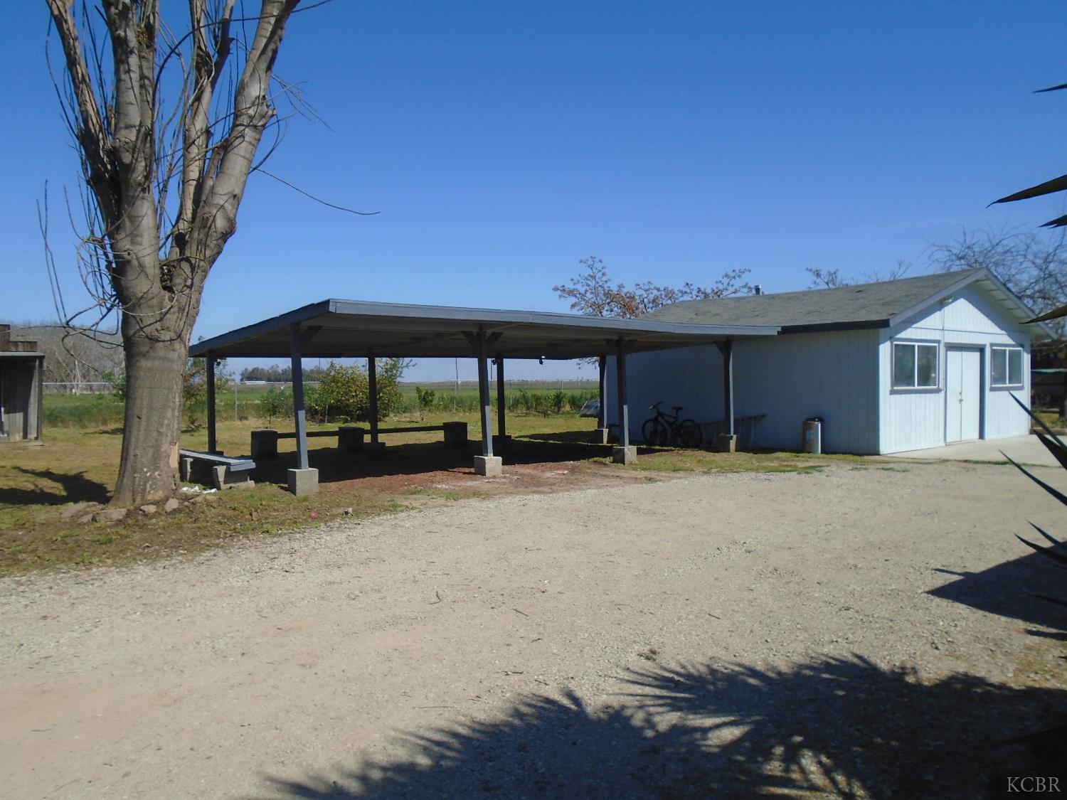 12066 Idaho Ave, Hanford, CA 93230