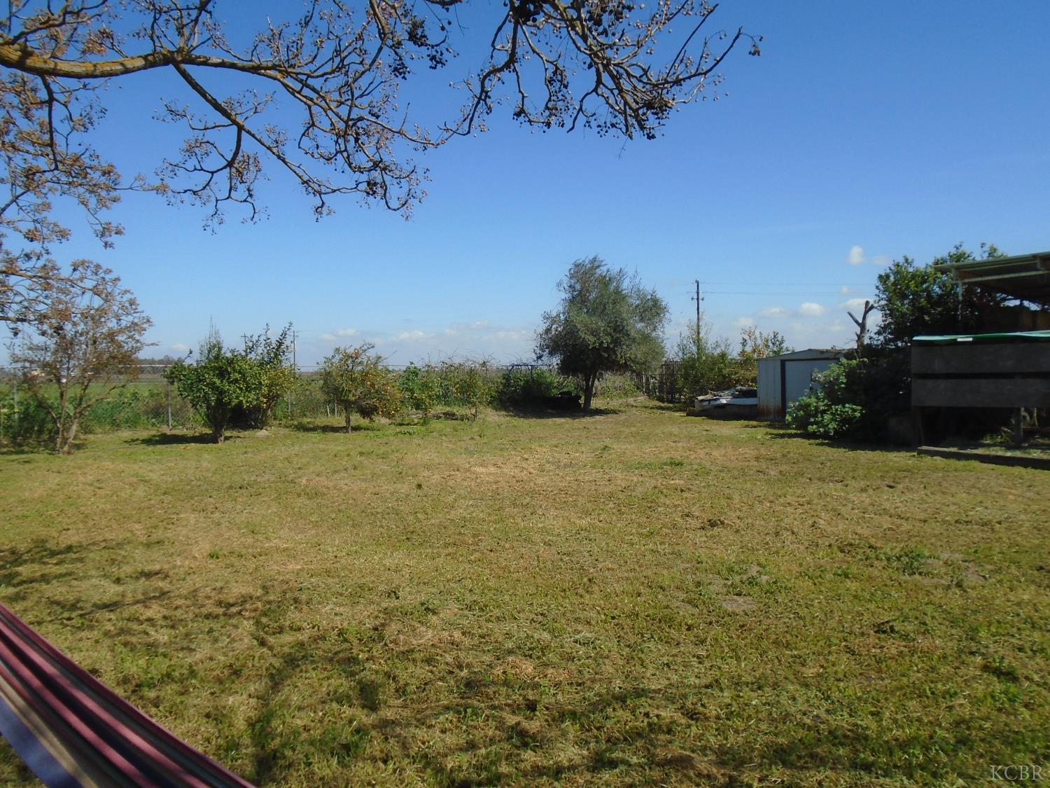 12066 Idaho Ave, Hanford, CA 93230