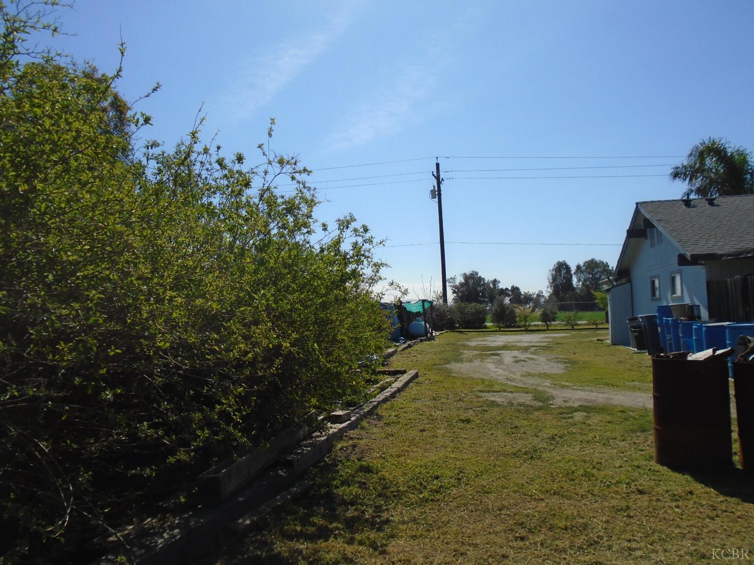 12066 Idaho Ave, Hanford, CA 93230