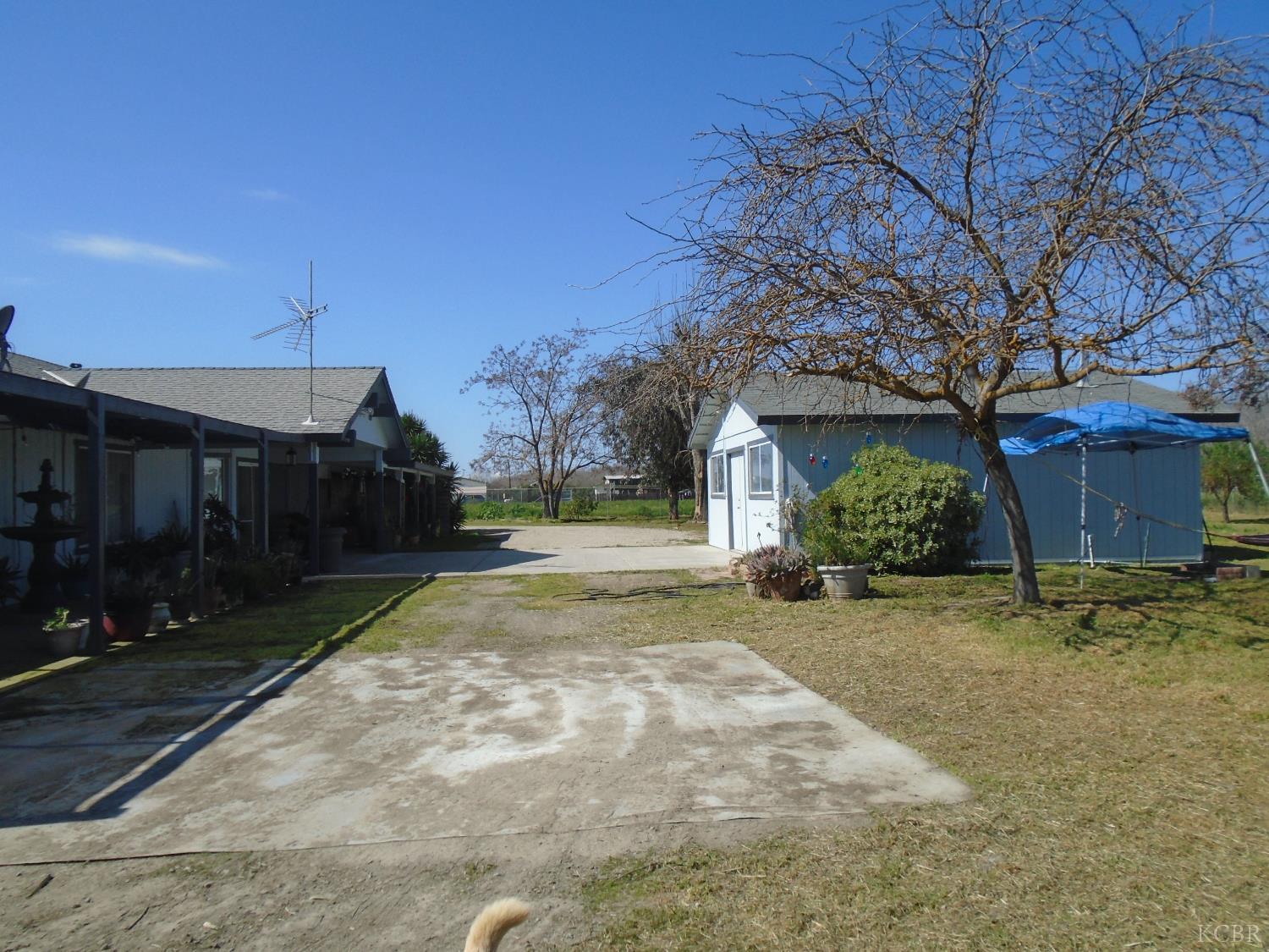 12066 Idaho Ave, Hanford, CA 93230