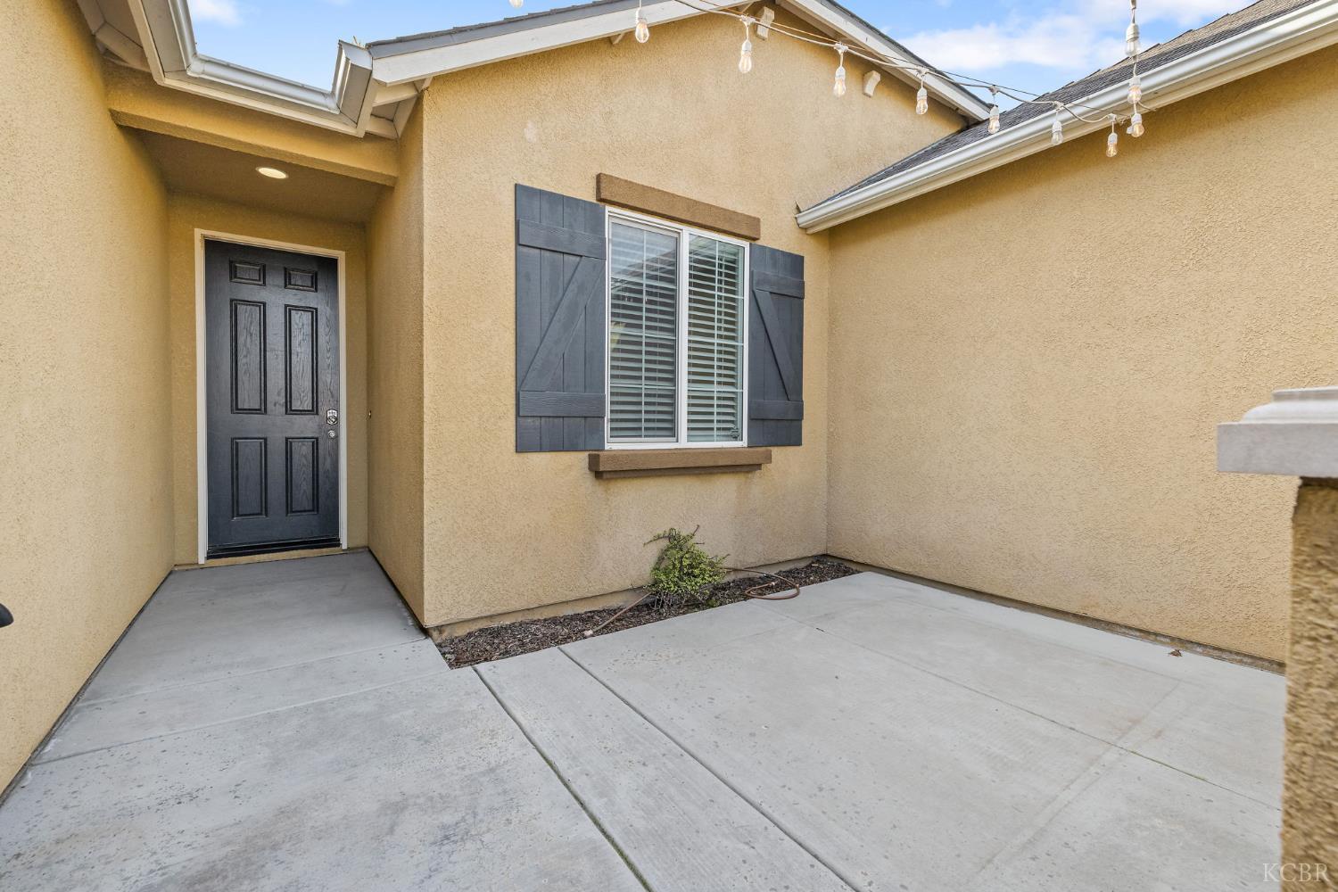 1059 Geneva Dr, Lemoore, CA 93245