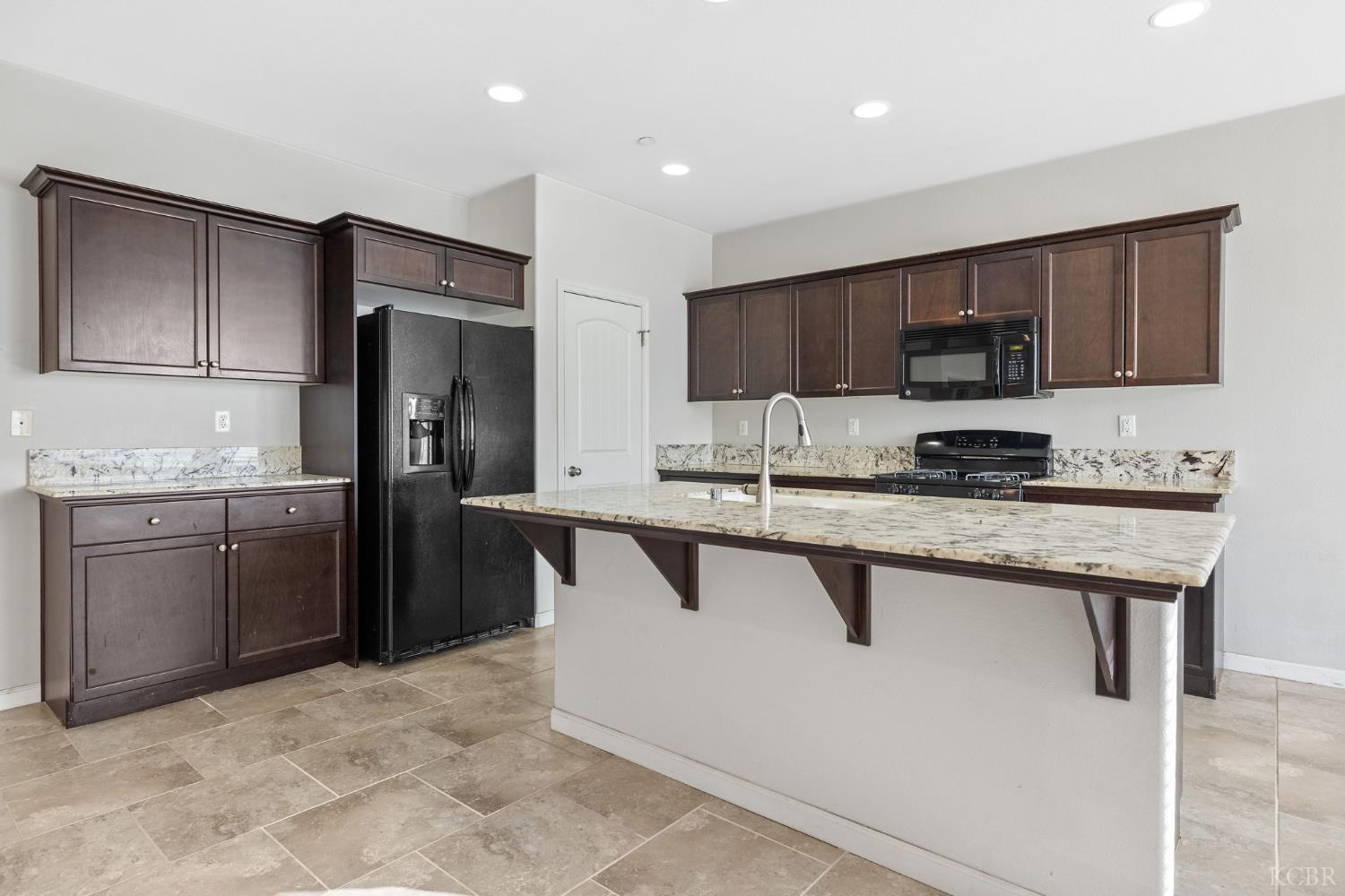 1059 Geneva Dr, Lemoore, CA 93245