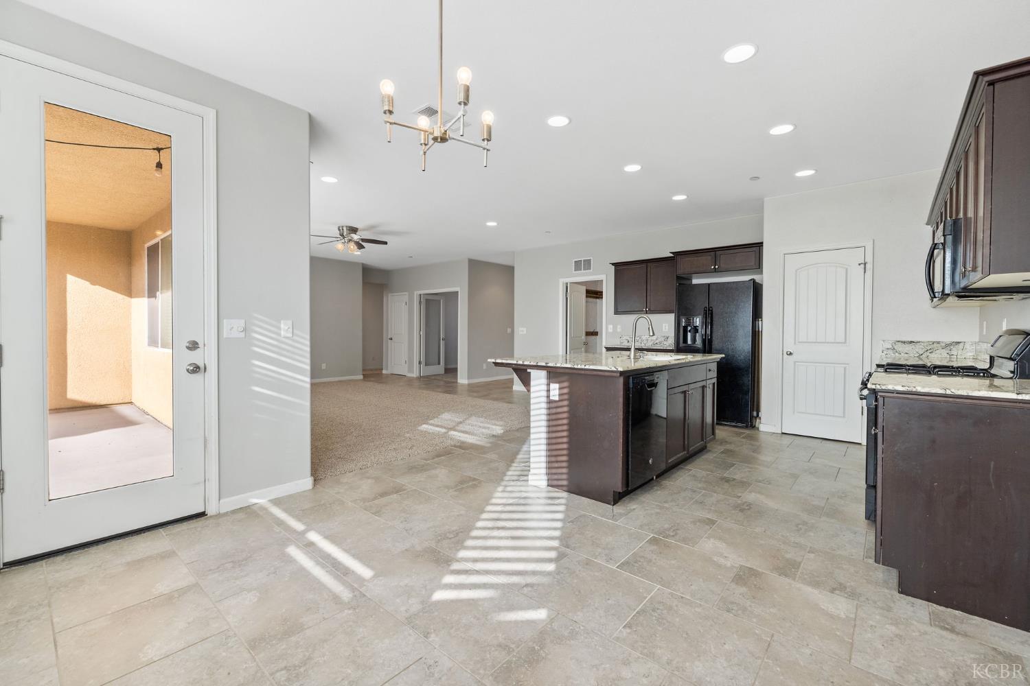 1059 Geneva Dr, Lemoore, CA 93245